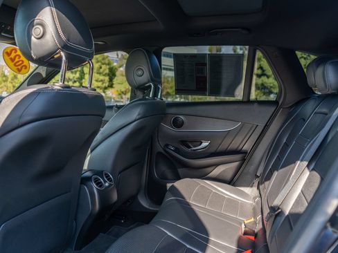 Used 2022 Mercedes-Benz GLC 300 image 18
