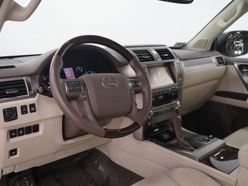 Used 2014 Lexus GX 460 w/ Premium Package AWD/4WD image 25