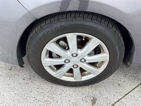 Used 2015 Toyota Yaris LE image 42