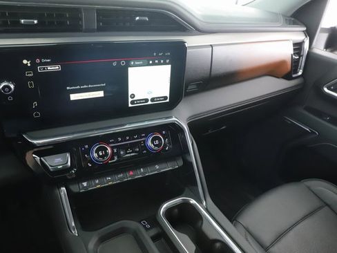 Used 2025 GMC Sierra 2500 Denali image 28