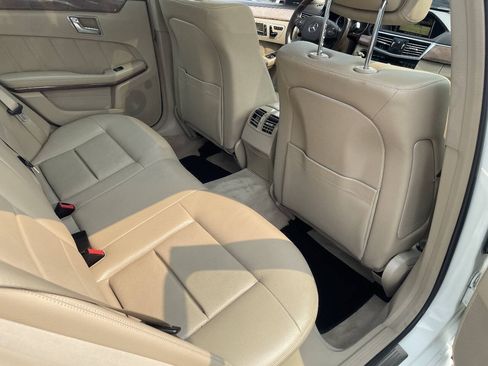 Used 2011 Mercedes-Benz E 350 4MATIC Sedan image 21