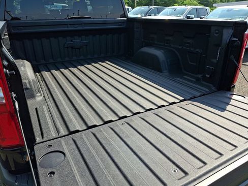 Used 2025 Chevrolet Silverado 1500 LT Trail Boss w/ LPO, Dark Essentials Package AWD/4WD image 29