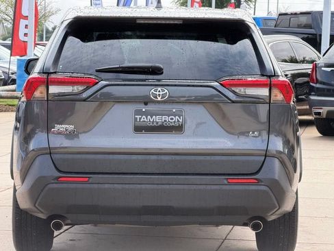 Used 2023 Toyota RAV4 LE FWD image 3