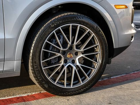 Used 2020 Porsche Cayenne image 49