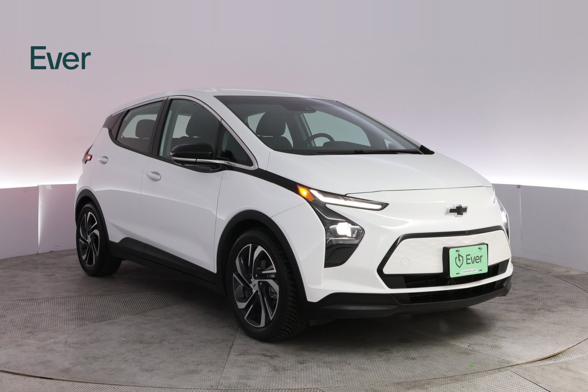 Used 2023 Chevrolet Bolt LT w/ Infotainment Package FWD image 13