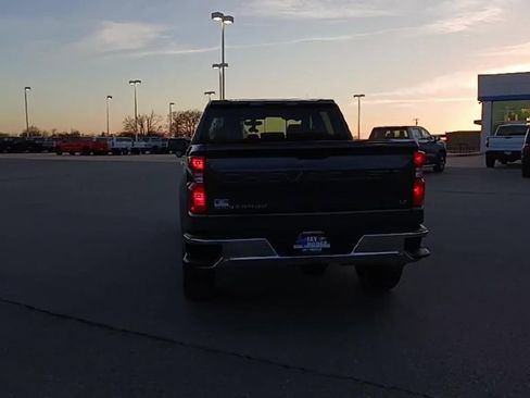 Used 2022 Chevrolet Silverado 1500 LT w/ Bed Protection Package image 7