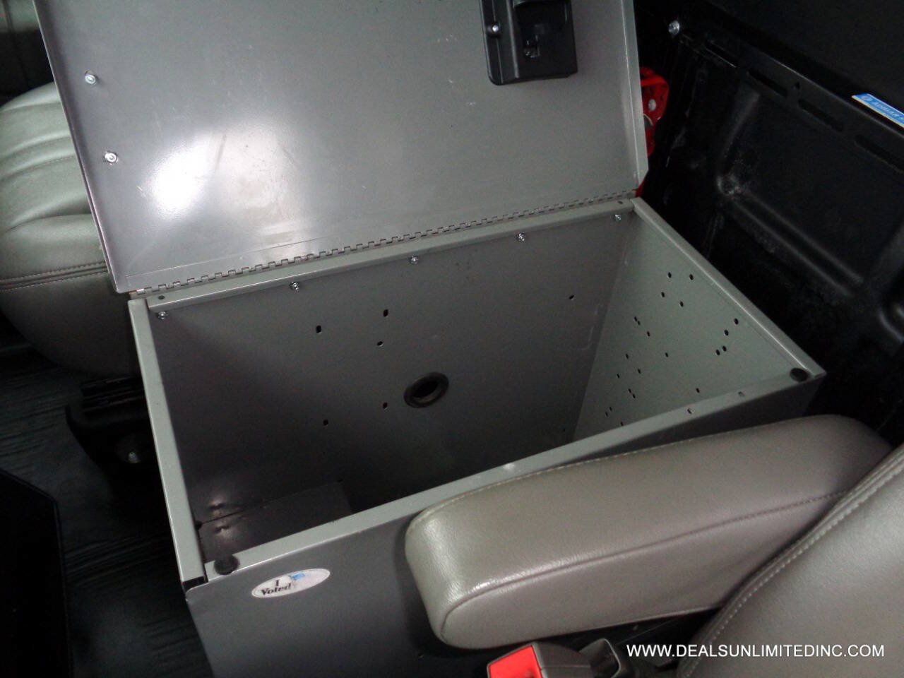 Used 2019 Chevrolet Express 2500 w/ Driver Convenience Package RWD image 16