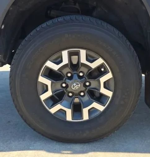 Used 2017 Toyota Tacoma TRD Off-Road w/ Tow Package RWD image 47