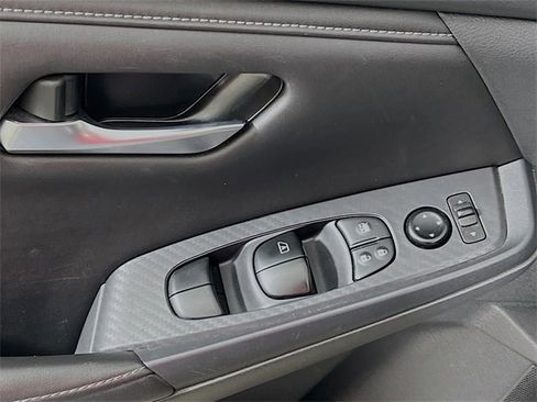 Used 2024 Nissan Sentra SV image 9