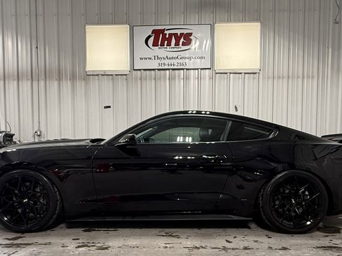Used 2017 Ford Mustang GT w/ Black Accent Package RWD image 11