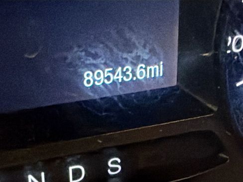 Used 2019 Ford Explorer XLT image 18