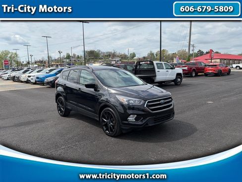 Used 2019 Ford Escape SE image 1