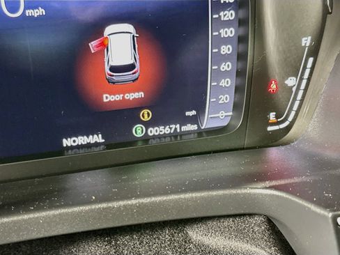 Used 2025 Honda Pilot Black Edition image 12