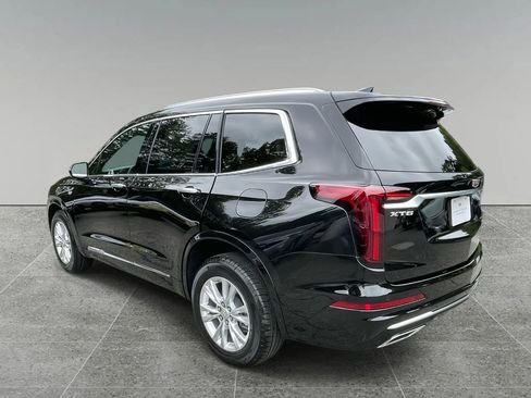New 2025 Cadillac XT6 Luxury image 3