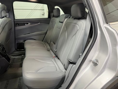 Used 2019 Lincoln Nautilus Reserve AWD/4WD image 11