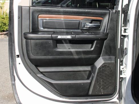 Used 2018 RAM 3500 Laramie image 34