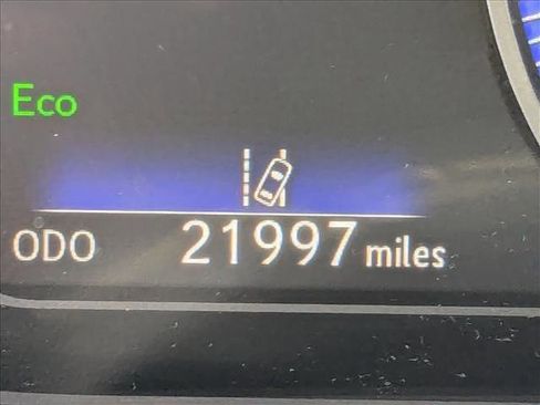 Used 2019 Lexus UX 200 w/ Premium Package FWD image 6