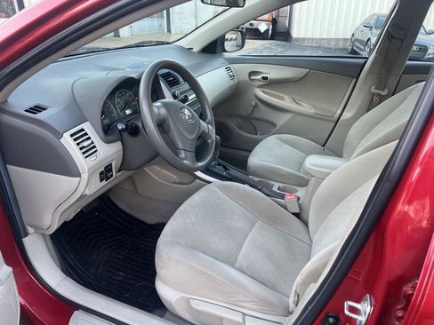 Used 2010 Toyota Corolla image 2