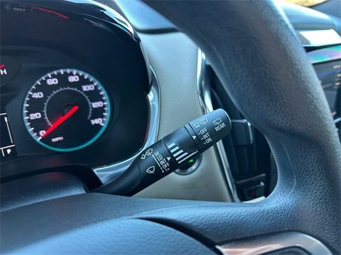 Used 2023 Chevrolet Traverse LS image 26