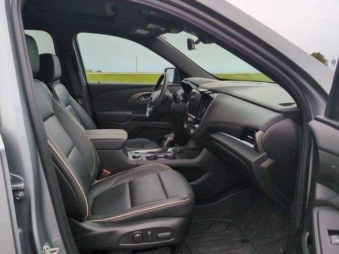 Used 2023 Chevrolet Traverse Premier w/ Redline Edition AWD/4WD image 29