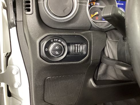 Used 2020 Jeep Gladiator Overland w/ LED Lighting Group AWD/4WD image 22