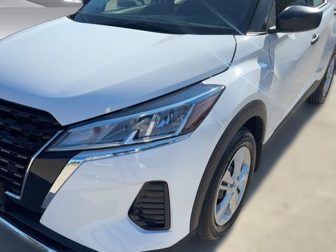 New 2025 Nissan Kicks Play S image 11