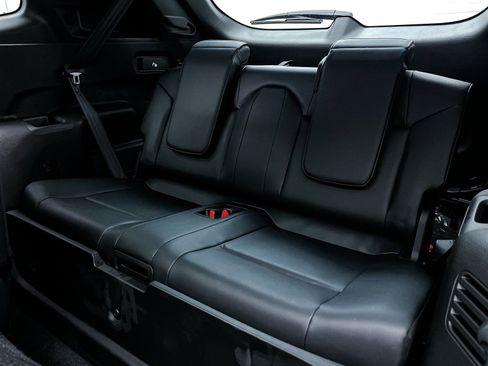 New 2025 Mitsubishi Outlander SE image 26