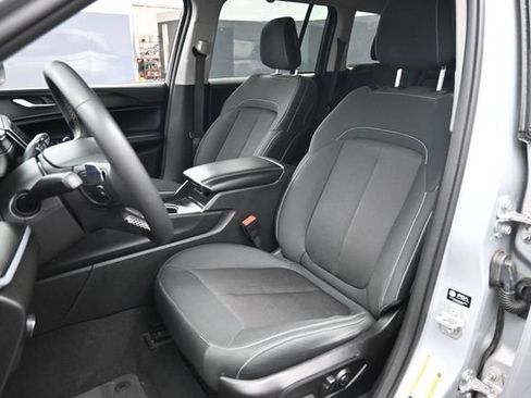 Used 2024 Jeep Grand Cherokee Laredo AWD/4WD image 19