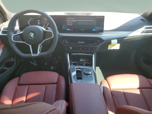 Used 2025 BMW 330i Sedan w/ M Sport Package image 13