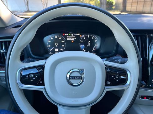 Used 2020 Volvo S60 T5 Momentum w/ Protection Package image 24