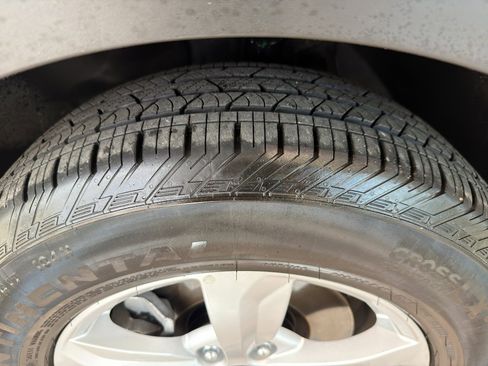 Used 2026 Kia Sorento LX image 10