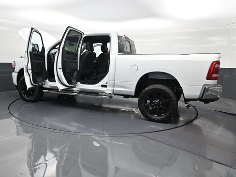 Used 2024 RAM 2500 Tradesman w/ Chrome Appearance Group AWD/4WD image 36