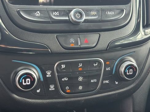 Used 2023 Chevrolet Equinox RS w/ RS Leather Package FWD image 19