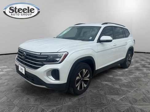 New 2026 Volkswagen Atlas SE FWD image 1