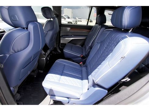 New 2026 Cadillac Vistiq Premium Luxury image 7