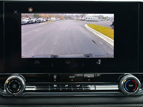 Used 2023 Chevrolet Colorado LT image 15