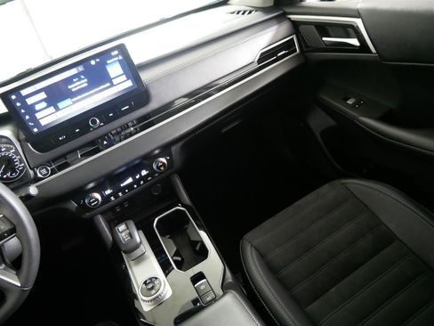 Used 2025 Mitsubishi Outlander SE AWD/4WD image 11
