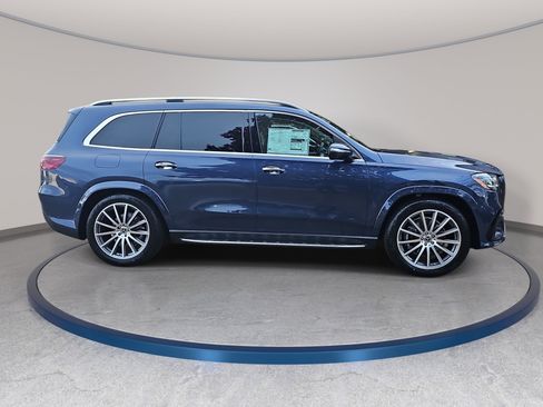 New 2026 Mercedes-Benz GLS 450 4MATIC image 4