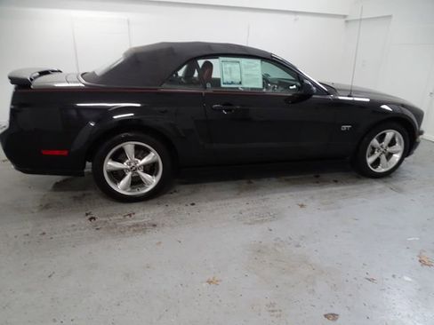 Used 2006 Ford Mustang GT Premium image 16
