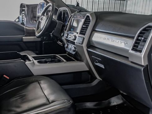 Used 2019 Ford F250 Lariat w/ Lariat Ultimate Package AWD/4WD image 12
