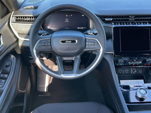 New 2024 Jeep Grand Cherokee L Laredo w/ Luxury Tech Group I image 17