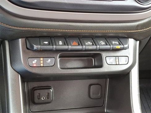 Used 2022 GMC Canyon AT4 image 17