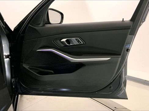 Used 2022 BMW 330i xDrive Sedan w/ Driving Assistance Package AWD/4WD image 25