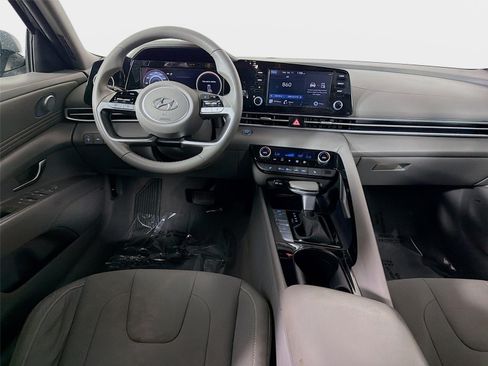 Certified 2022 Hyundai Elantra SEL w/ Convenience + Premium Package FWD image 21