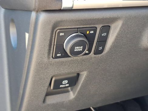 Used 2025 Ford Expedition Active AWD/4WD image 19