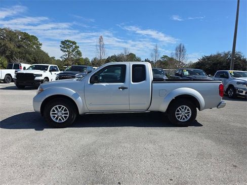 Used 2014 Nissan Frontier SV image 5