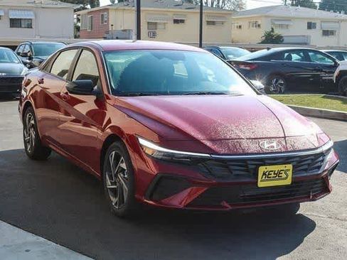 Certified 2025 Hyundai Elantra Sport w/ Cargo Package FWD image 3