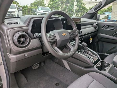 New 2026 Chevrolet Colorado W/T image 9