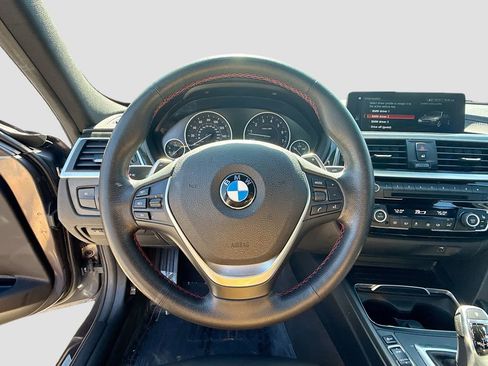 Used 2018 BMW 330i xDrive Sedan w/ Premium Package AWD/4WD image 38