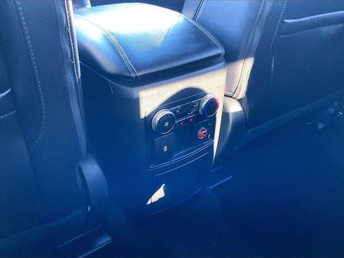 Used 2022 Ford Explorer Limited image 34